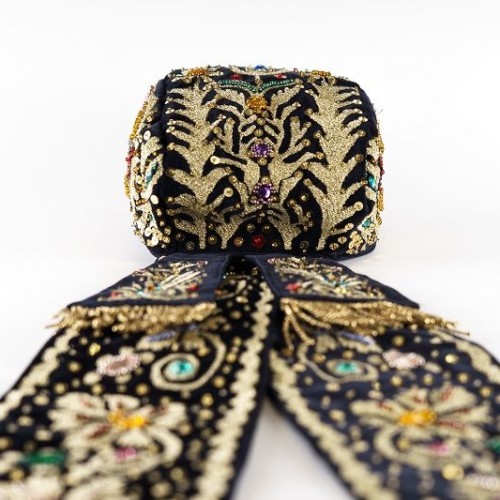 Bánáti hímzett főkötő