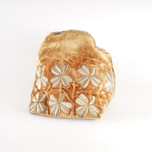 Bánáti hímzett főkötő