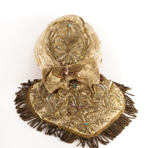 Arany kapica, díszes bánáti főkötő