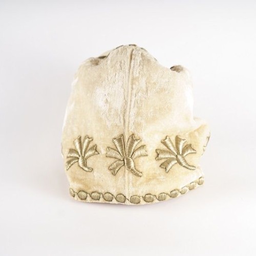 Bánáti hímzett főkötő